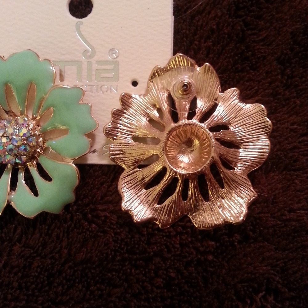 Green hibiscus Hawaiian earrings